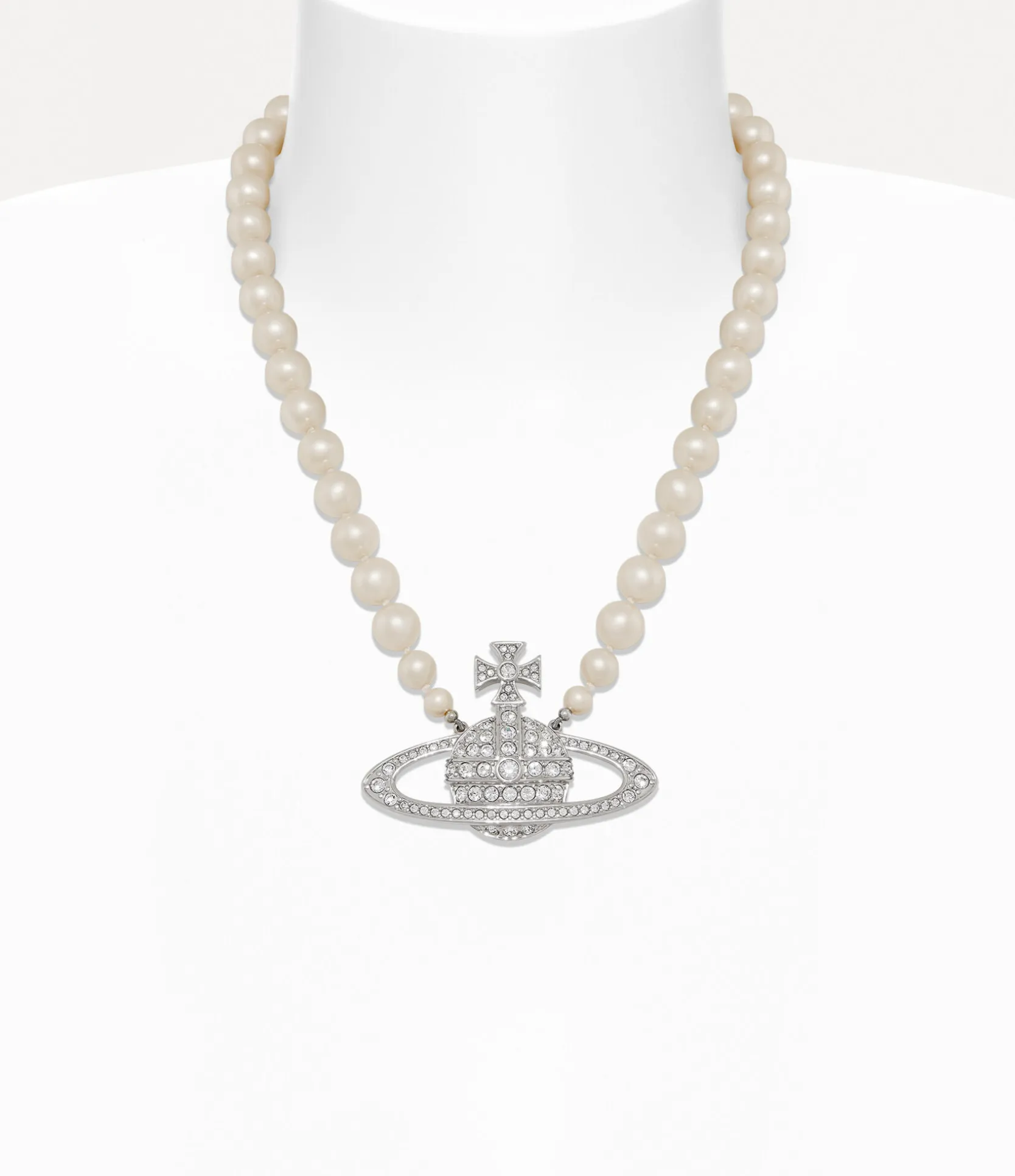 Man. Bas Relief Pearl Necklace