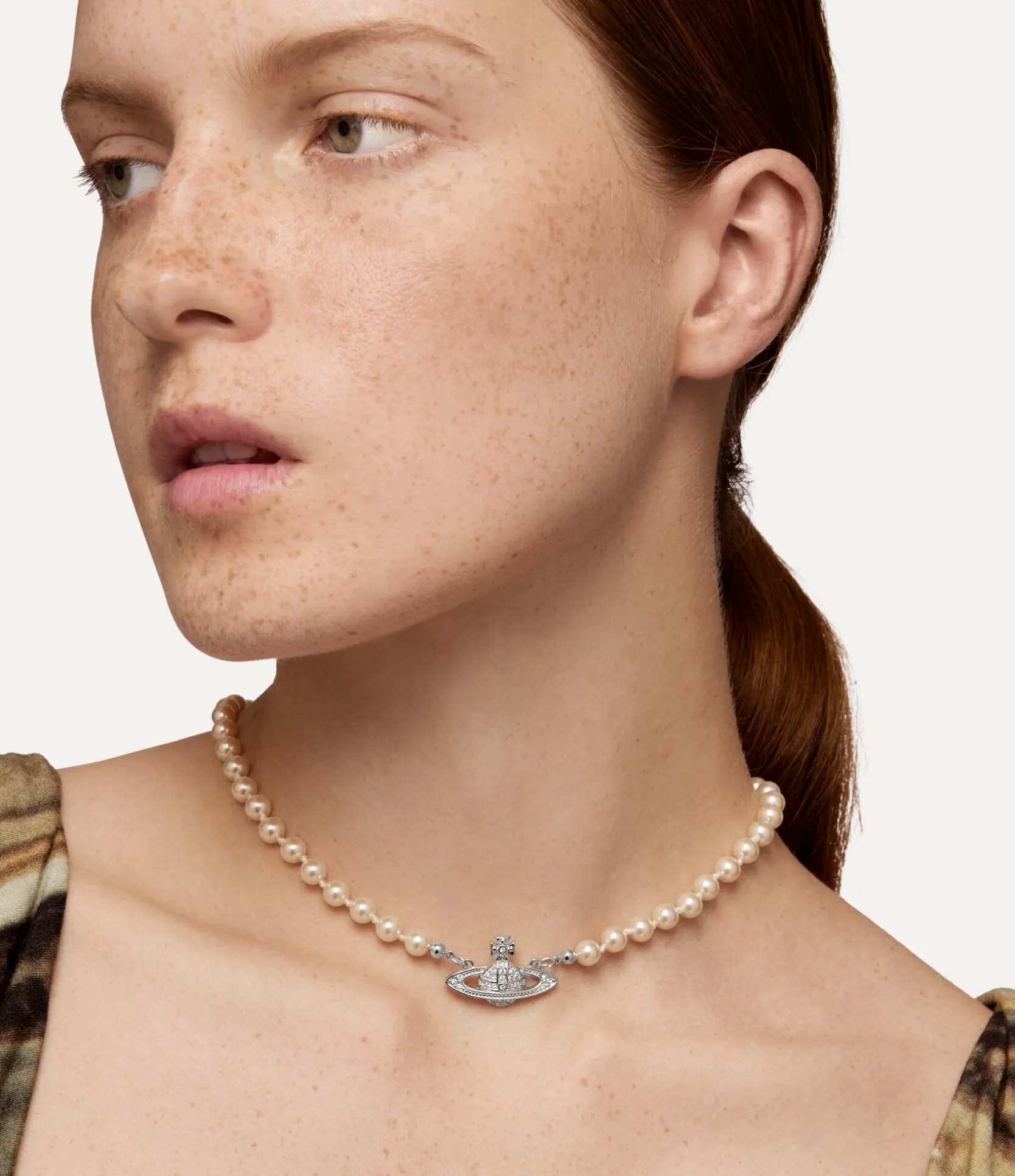 Mini Bas Relief Pearl Choker