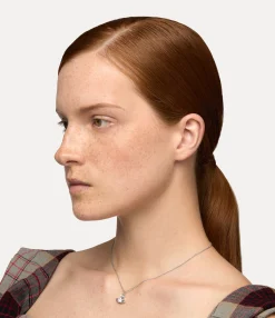 Reina Pendant Necklace