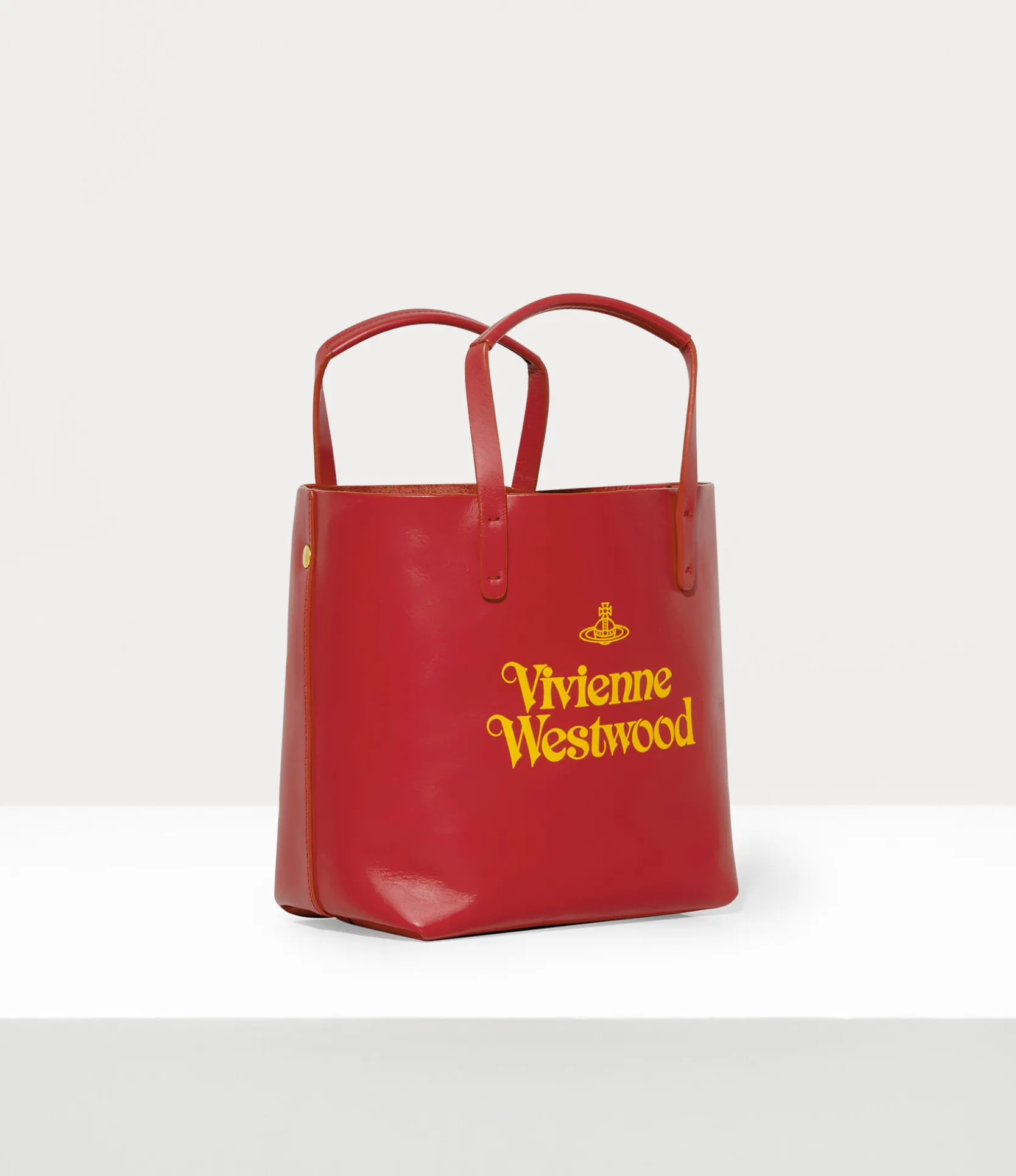 Small Studio Shopper